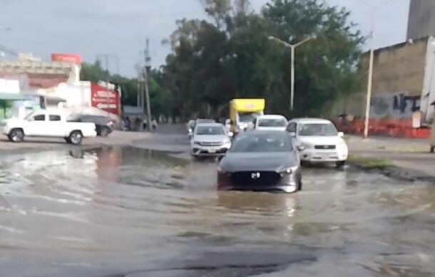 Baches se convierten en cráter afectando tránsito entre Miravalle y Las Juntas