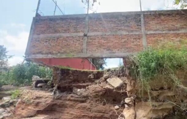 Deslave en Arroyo causa daños en fincas y arrastra un caballo en Tonalá