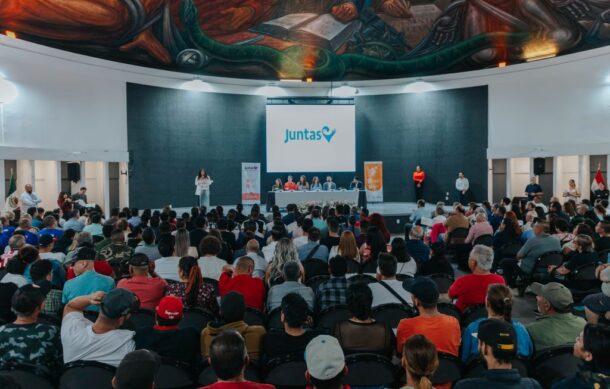 Guadalajara entrega apoyos para asociaciones civiles