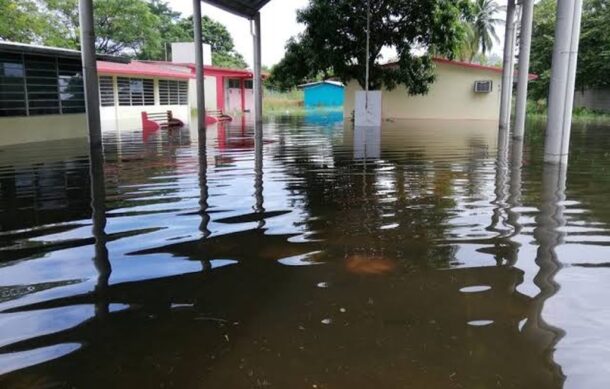 Lluvias dejan daño en más de 10 escuelas de Jalisco; todas fueron intervenidas