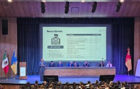 Entregará Jalisco becas universitarias a hijos de policías estatales