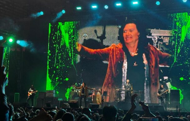 Caifanes reúne a más de 30 mil personas en las Fiestas de Octubre