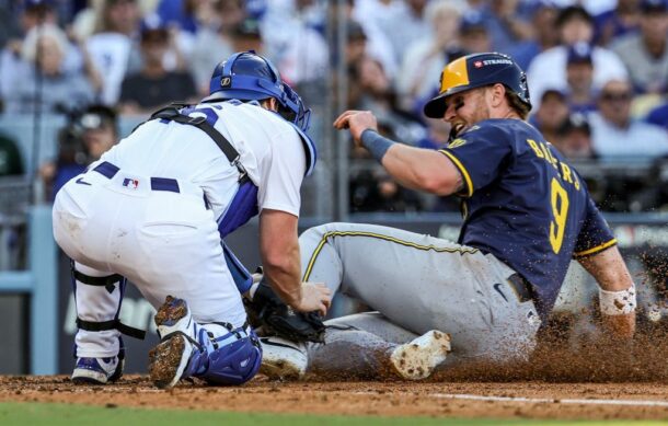 Dodgers ganar el tercer juego a Cerveceros y se pone a un triunfo de la Serie Mundial