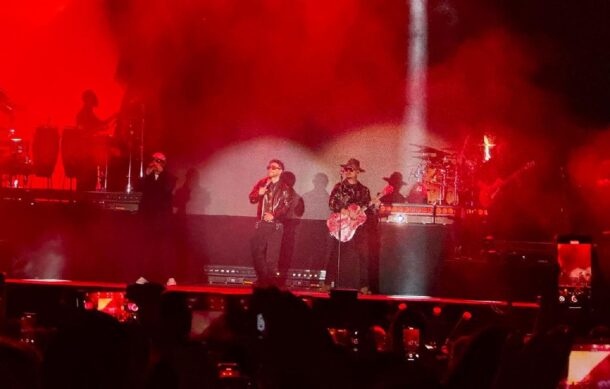 Piso 21 deleita con su música a los asistentes de las Fiestas de Octubre