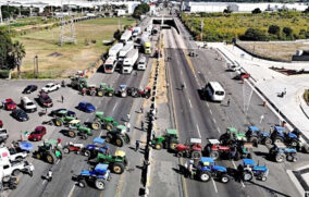 Bloqueos de transportistas y agricultores se intensifican en todo el país