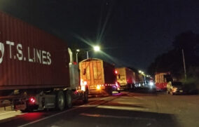 Bloqueos carreteros generan pérdidas millonarias para el comercio y el turismo