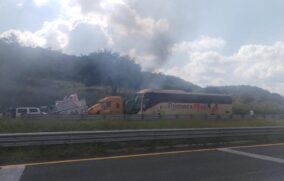 Al menos 25 lesionados deja choque en autopista GDL–Morelia