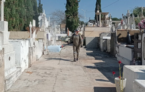 Refuerza Jalisco operativo en panteones para prevenir dengue durante Día de Muertos