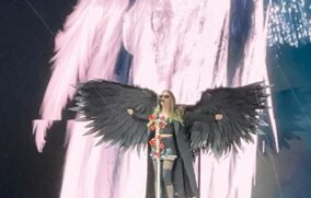 Belinda hizo vibrar al público en las Fiestas de Octubre