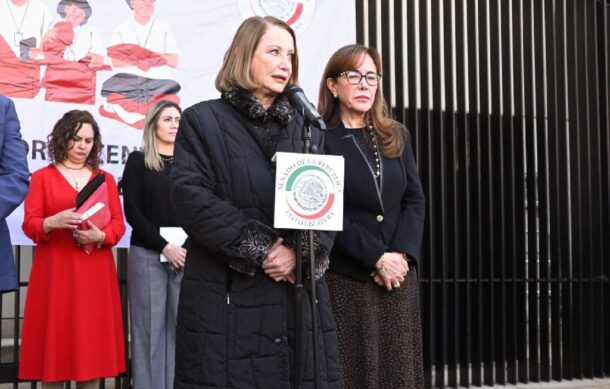 Presidenta del Senado pide que Paco Ignacio Taibo II ofrezca disculpa pública