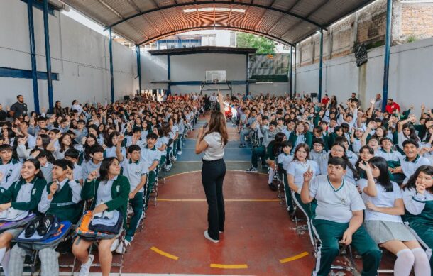 Guadalajara finaliza entrega de útiles y uniformes escolares
