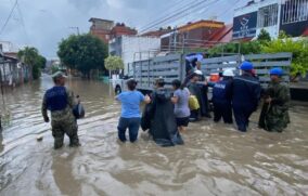 Damnificados de Veracruz piden al gobierno agua, comida y maquinaria