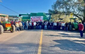 Transportistas advierten sobre posibles bloqueos por parte de los productores de maíz