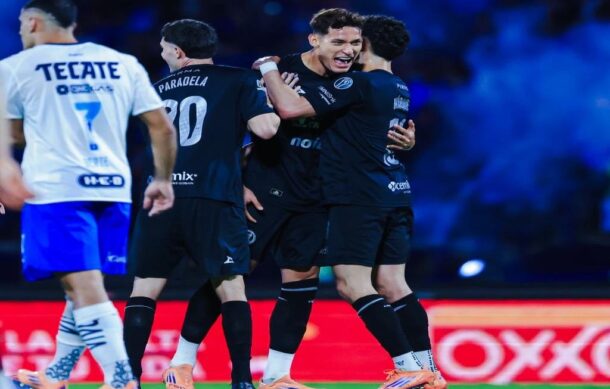 Cruz Azul vence a Monterrey y pelea la cima en la Liga MX