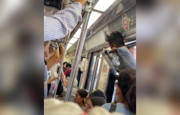 Hombre muere tras colgarse de ventana de un vagón en movimiento del Tren Ligero