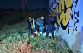 Motociclista sobrevive tras caer de una altura de 10 metros en el Nodo Revolución