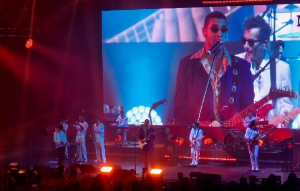 Manuel Medrano celebra 10 de años de carrera junto a sus fans tapatíos