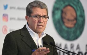 Monreal ofrece mediar en conflicto entre transportistas y Gobierno Federal