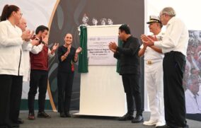 Sheinbaum inaugura hospital en Chiapas y afirma que la 4T “está muy fuerte”