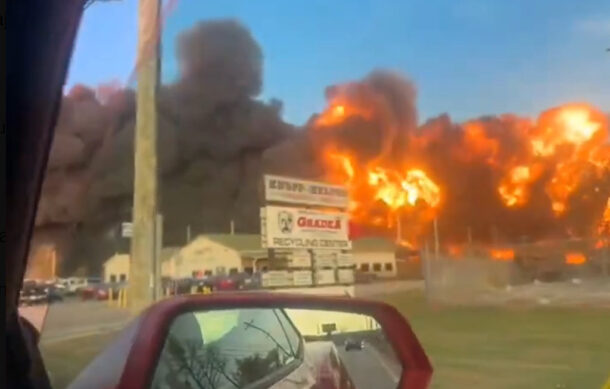 Suman nueve muertos tras desplome de avión de carga de UPS en Kentucky