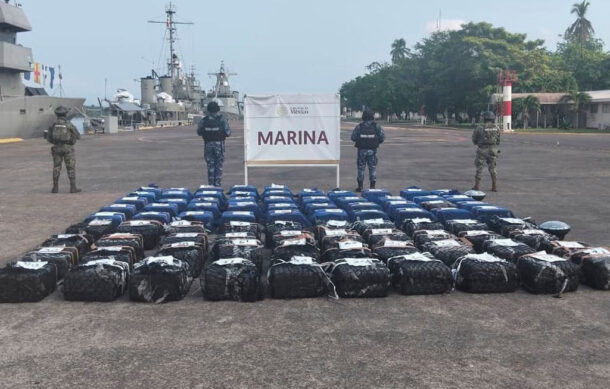 Asegura la Marina 2.5 toneladas de cocaína frente a costas de Michoacán