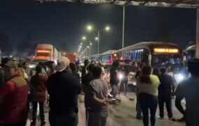 Vecinos de Santa María Tequepexpan dialogan con el Gobierno tras protestar por nueva estación del Peribús