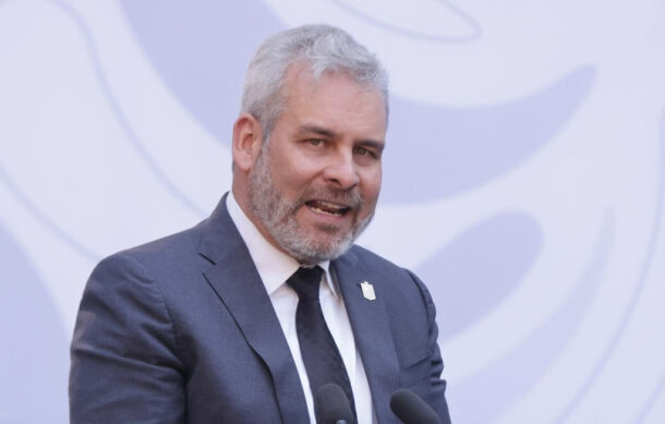 Investigan muerte del presunto asesino del alcalde de Uruapan tras ser detenido