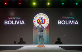 Rodrigo Paz asume la presidencia de Bolivia ante mandatarios de la región
