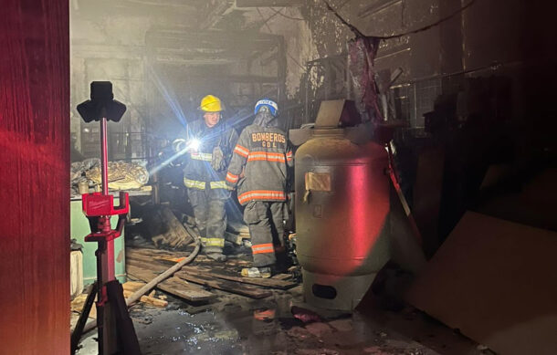 Incendio en maderería del Centro de GDL provoca evacuación de 17 vecinos