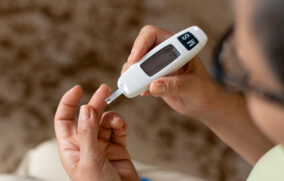 Salud Jalisco entrega insumos a menores con diabetes tipo uno en Tepatitlán