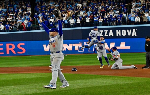 Los Dodgers ganan en Toronto y habrá campeón de Serie Mundial con dramatismo