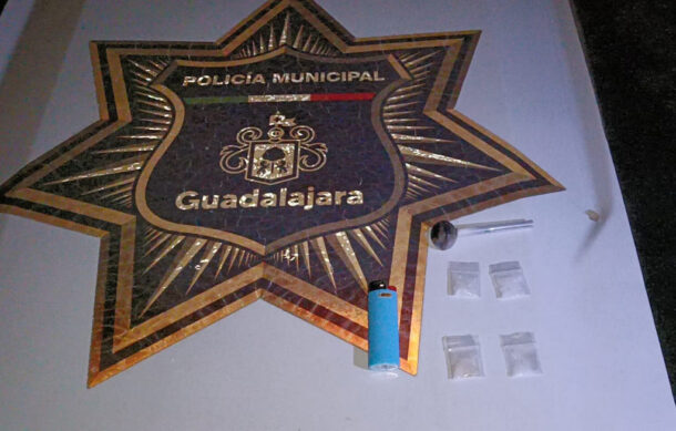 Detienen a presunto responsable de al menos 17 robos violentos a tiendas de autoservicio