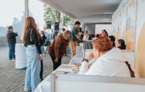 Generación Z pierde casi medio millón de empleos por estancamiento económico