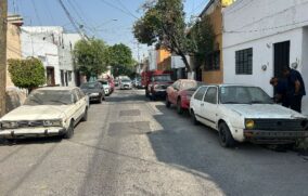 Carros abandonados generan molestia e inseguridad en la Col. Del Fresno