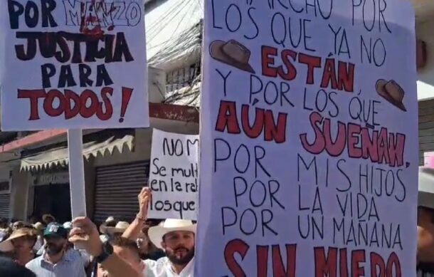 Comercios de Uruapan se suman a megamarcha por justicia para Carlos Manzo