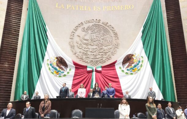 Diputados guardan un minuto de silencio por Carlos Manzo