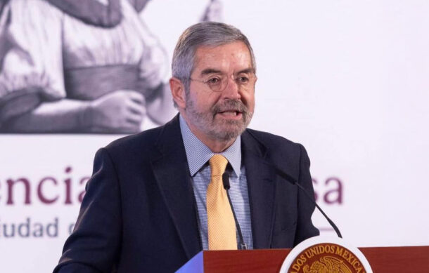 Canciller Juan Ramón de la Fuente pide licencia para someterse a cirugía de espalda