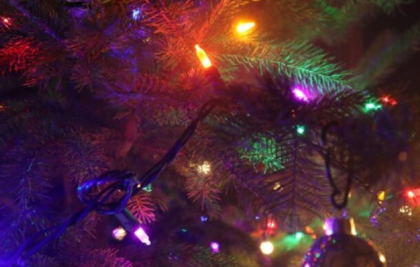 Piden evitar sobrecargas eléctricas para reducir incendios navideños