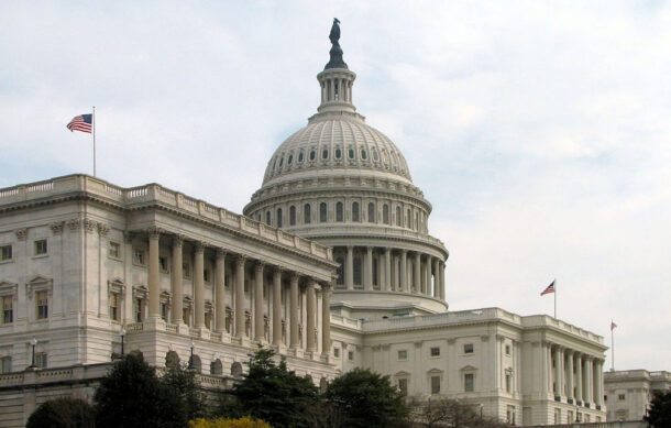Senado de EU aprueba acuerdo para reabrir el gobierno tras 41 días de cierre