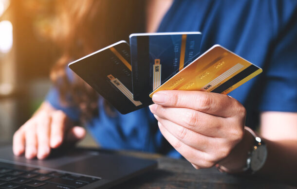 Diputados avalan reforma que prohíbe comisiones ocultas y tarjetas no solicitadas