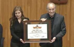 UdeG entrega Doctorado Honoris Causa a Joan Manuel Serrat