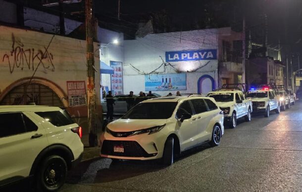 Asaltan negocio de vinos y licores en Tlaquepaque; roban arma a escolta