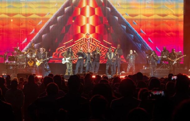 Earth, Wind & Fire llena de funk y disco la Arena Guadalajara