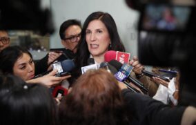 Sería peligroso aprobar en fast track la reforma electoral: López Rabadán