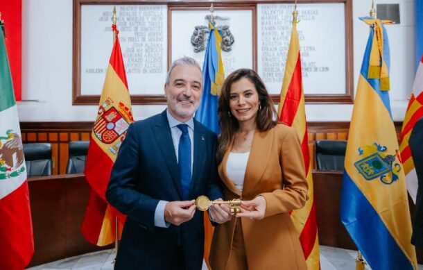 GDL entrega Llaves de la Ciudad al alcalde de Barcelona, Jaume Collboni