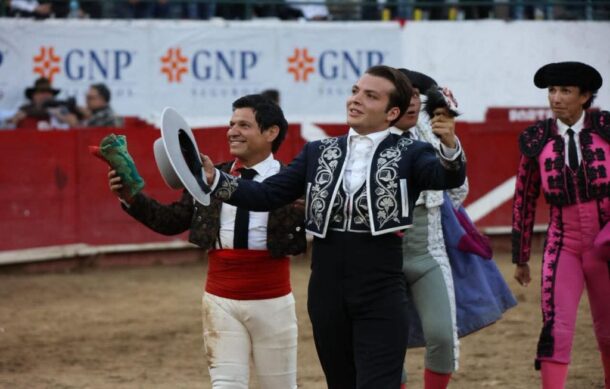 Triunfa Javier Funtanet en corrida de rejones