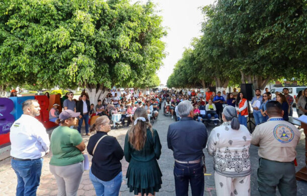 Jalisco entrega apoyos a familias afectadas por inundaciones en Ayotlán y La Barca