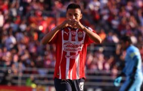 Chivas golea de visita al Irapuato 4-0; lo lamentable fue un pleito entre aficionados