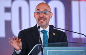 Concanaco respalda ruta gradual para jornada laboral de 40 horas y ajustes al salario mínimo