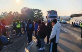 Accidente en la autopista México-Puebla deja un peregrino muerto y otro herido